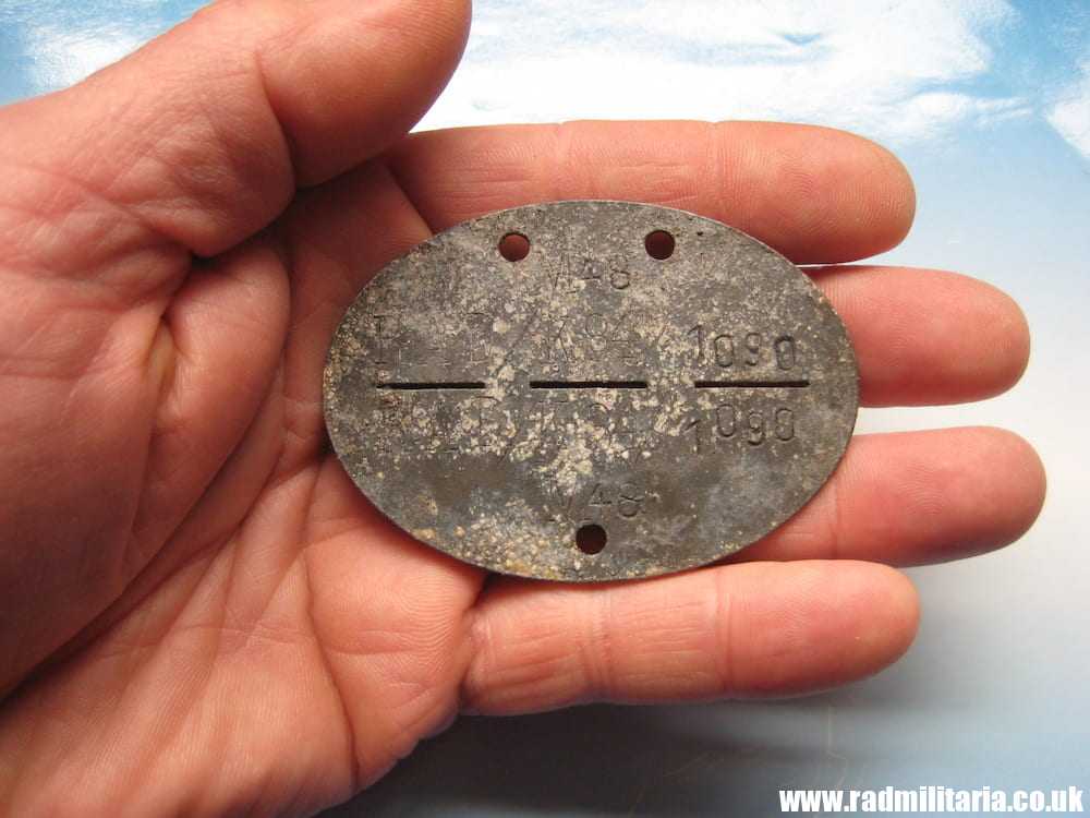 & WW2 original German DOG TAG - ID DISC, metal detecting. M48 RAD K84/1090. - Image 5
