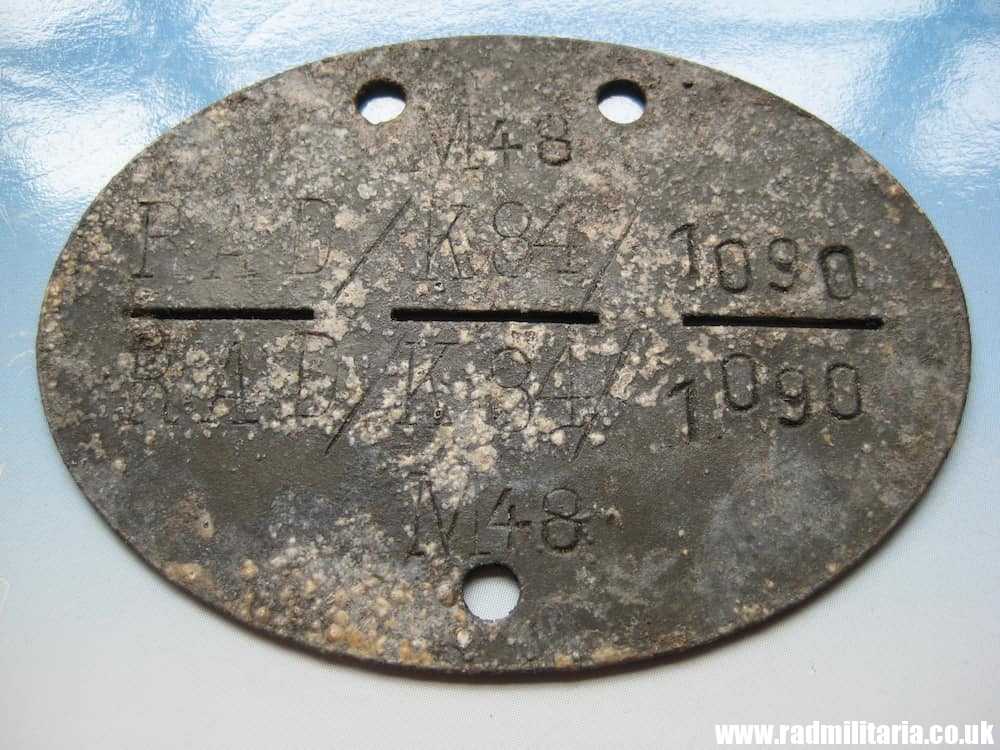 & WW2 original German DOG TAG - ID DISC, metal detecting. M48 RAD K84/1090. - Image 6