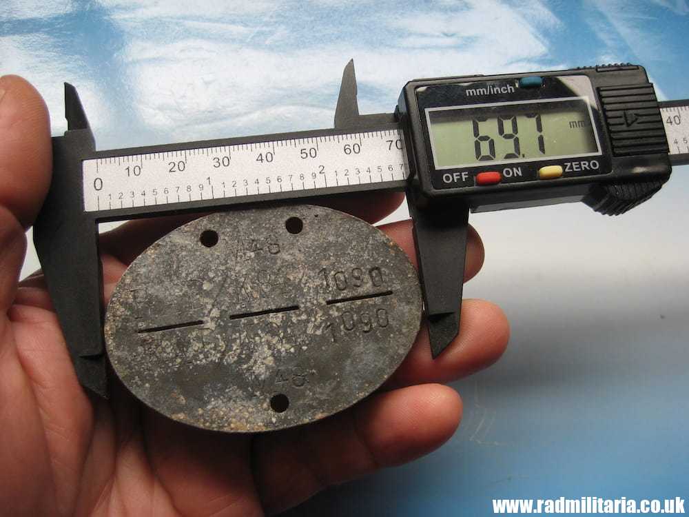 & WW2 original German DOG TAG - ID DISC, metal detecting. M48 RAD K84/1090. - Image 10