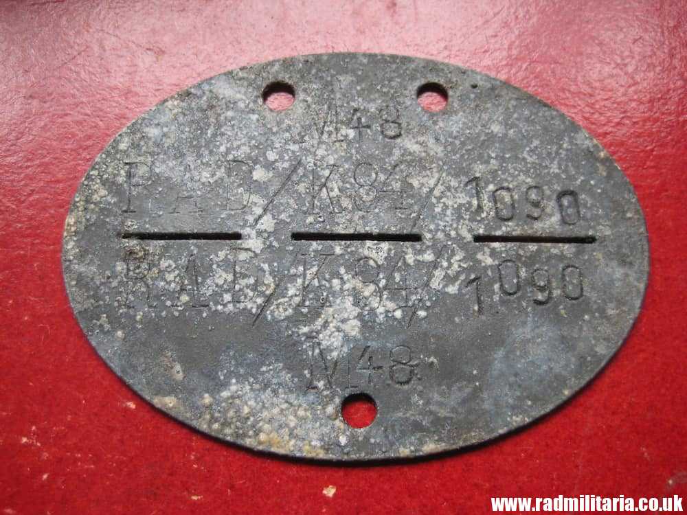 & WW2 original German DOG TAG - ID DISC, metal detecting. M48 RAD K84/1090. - Image 11