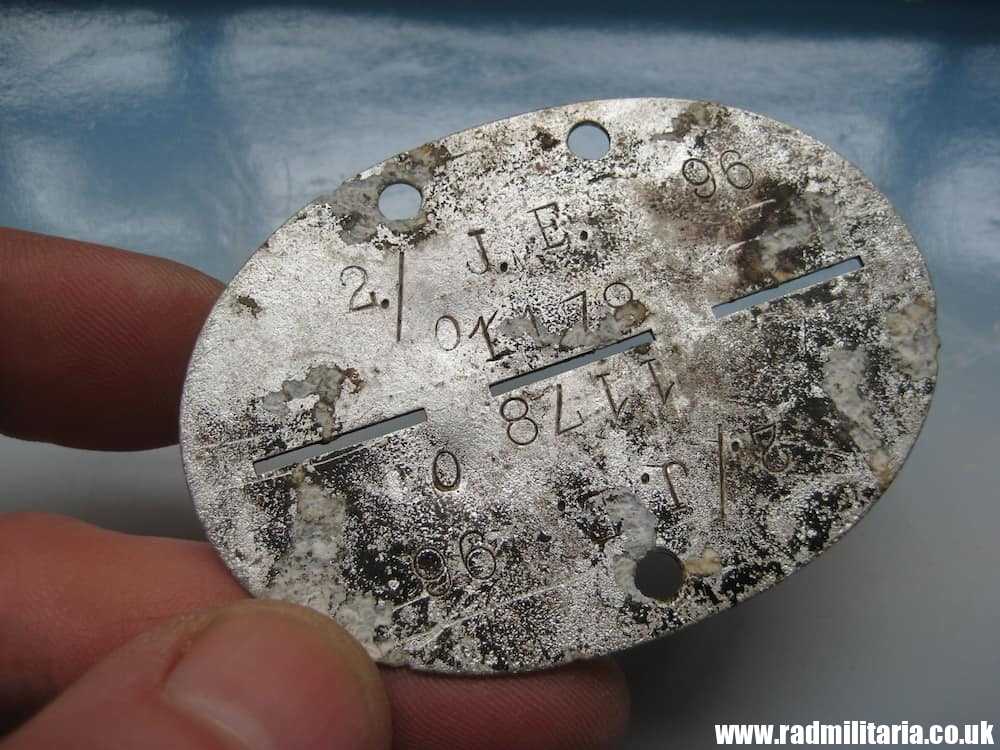 & WW2 original German WW2 DOG TAG - ID DISC: 2./ I.E. 96 1178 "O" - metal detecting find ! - Image 2
