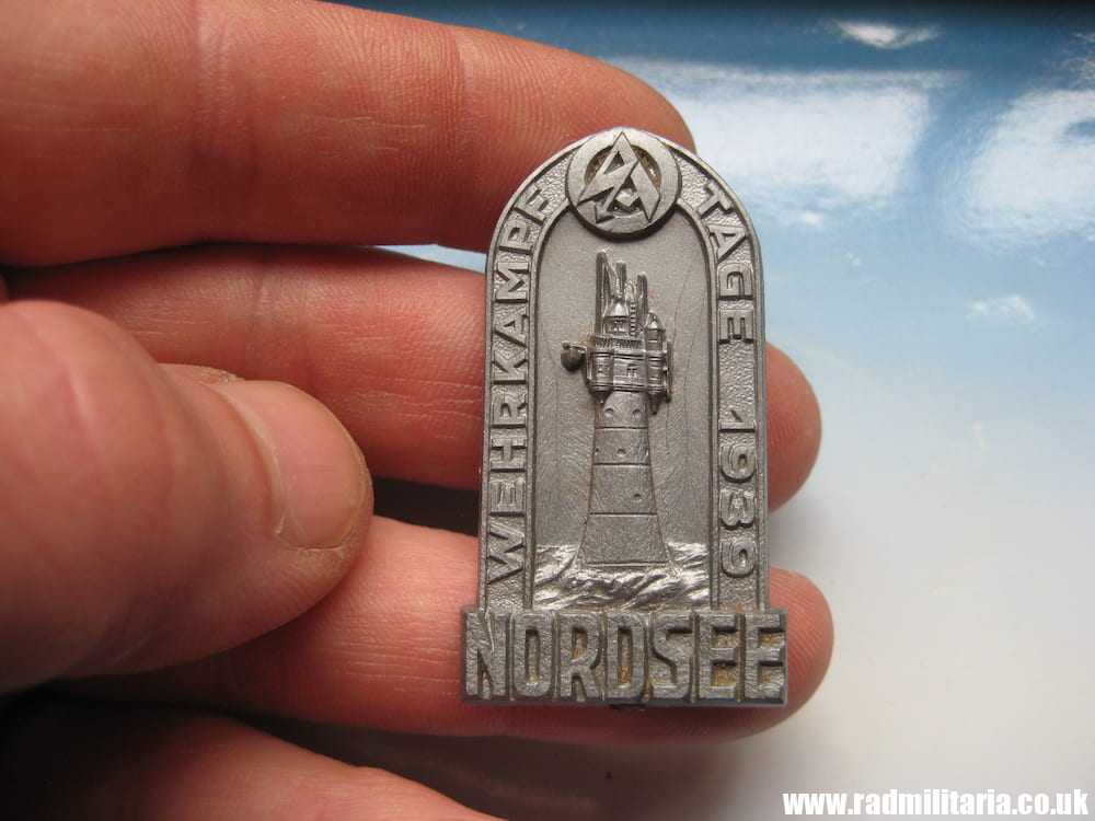 & WW2 German SA PLASTIC BADGE - Nordsee 1939, RZM9/50. Genuine !!