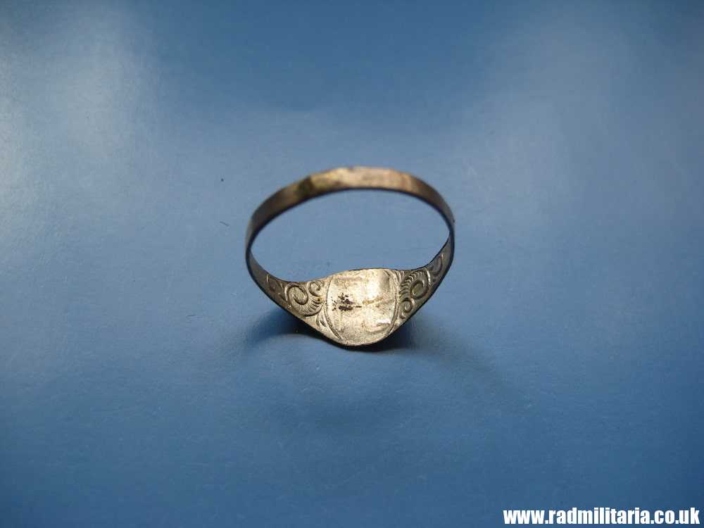& WW2 German propaganda RING FOR CHILDREN with swastika - Scarce ! - Image 4