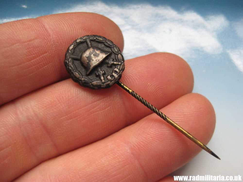& WW1 German WOUND BADGE - small pin badge in good used condition. - Image 4