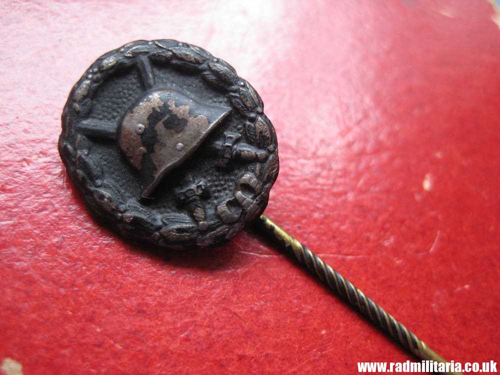 & WW1 German WOUND BADGE - small pin badge in good used condition. - Image 9