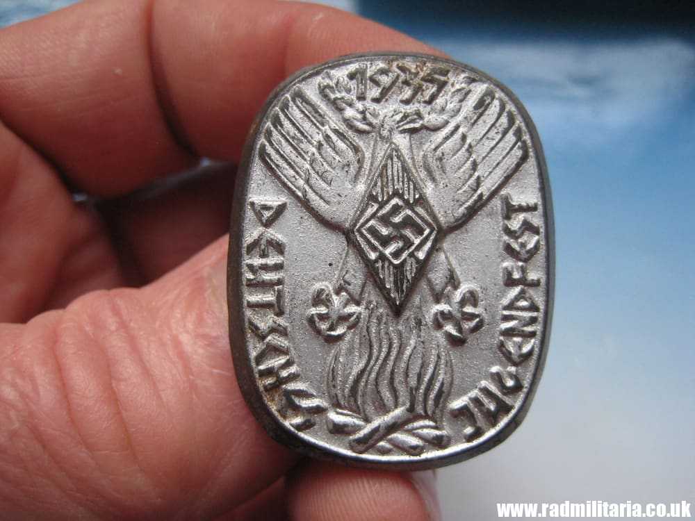 & pre WW2 German HITLER YOUTH HJ 1935 TINNIE BADGE. Deutsche Jugend Fest - genuine !!