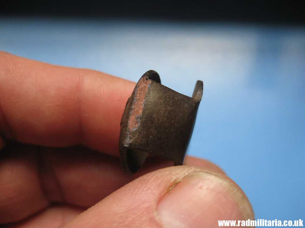 & WW2 German NSDAP BUTTON with eagle, marking: RZM UE 117/8 B&N, metal detecting find. - Image 8