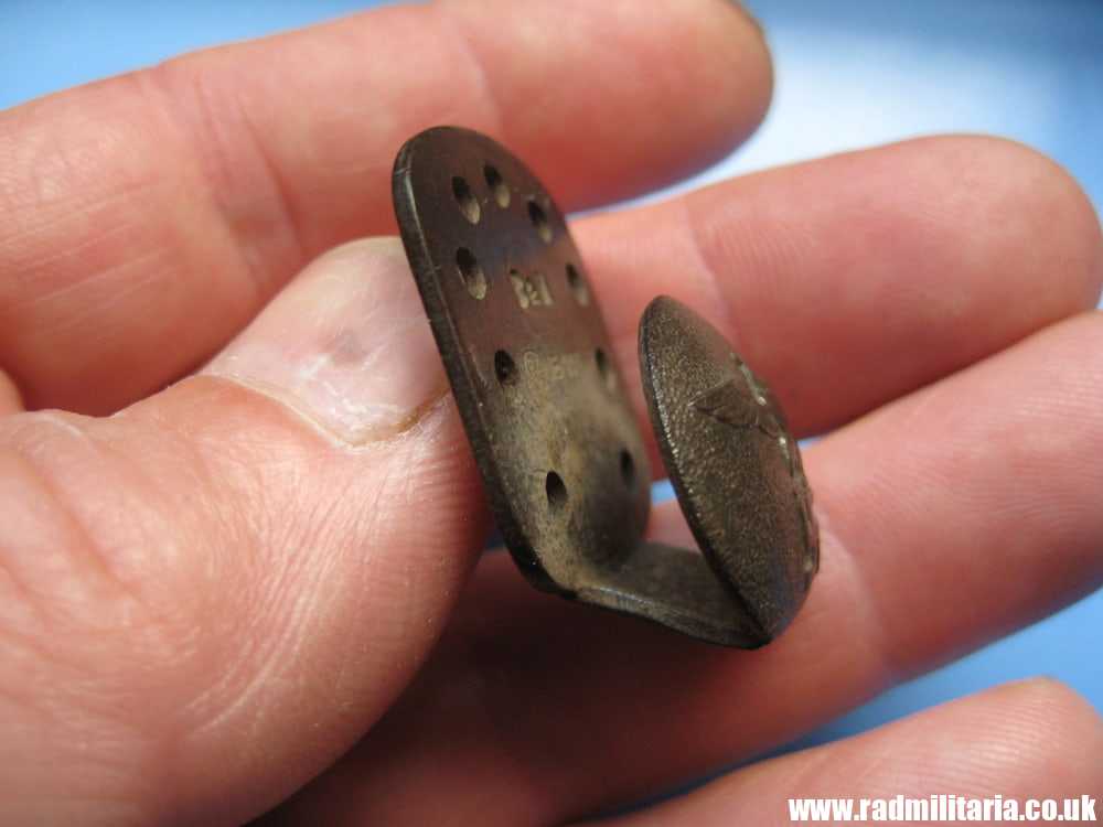 & WW2 German NSDAP BUTTON with eagle, marking: RZM UE 117/8 B&N, metal detecting find. - Image 10