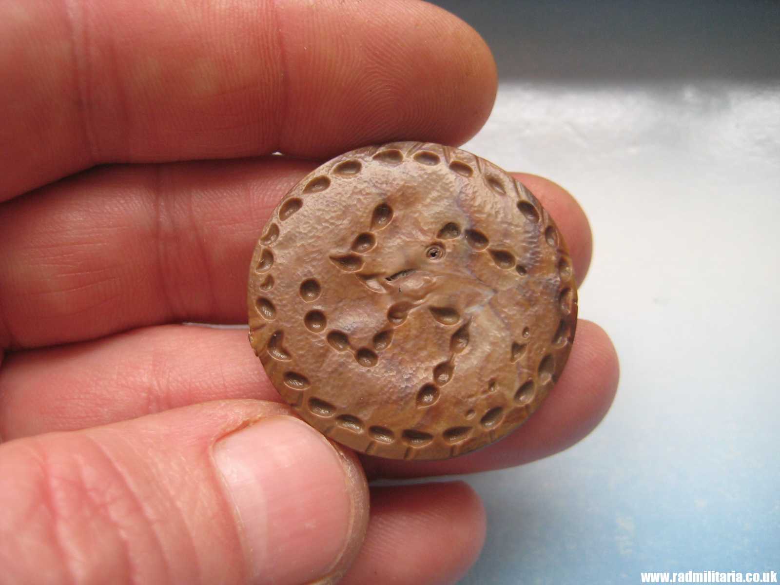 & WW2 German PLASTIC ECONOMIC pagan NAZI BADGE with swastika - Genuine !! - Image 7