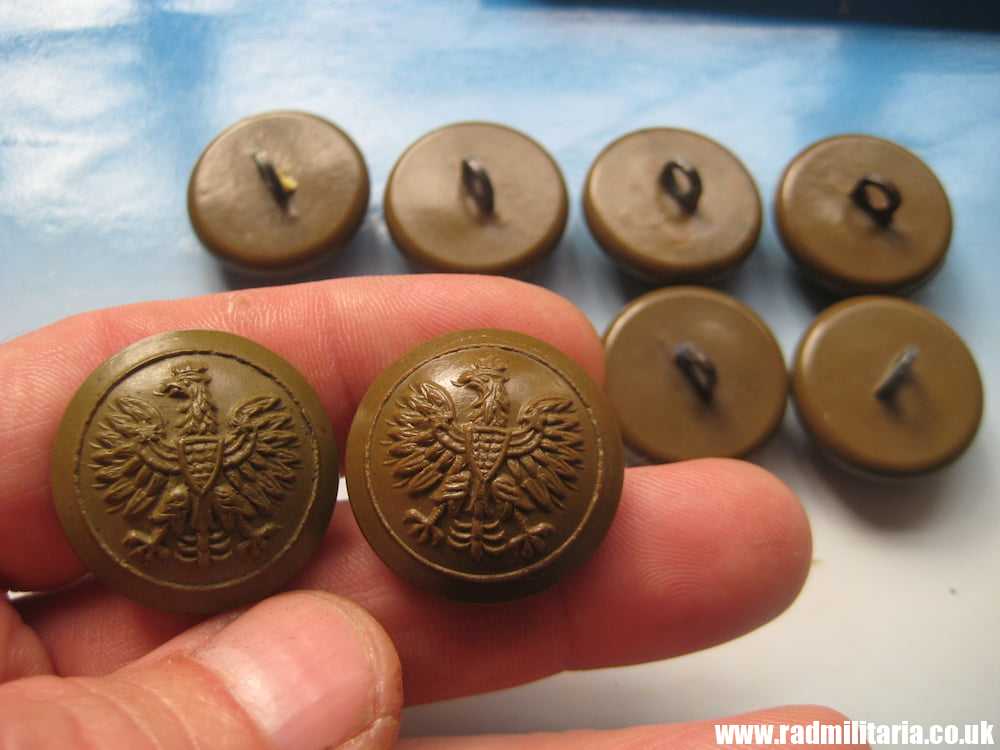 Military eagle button