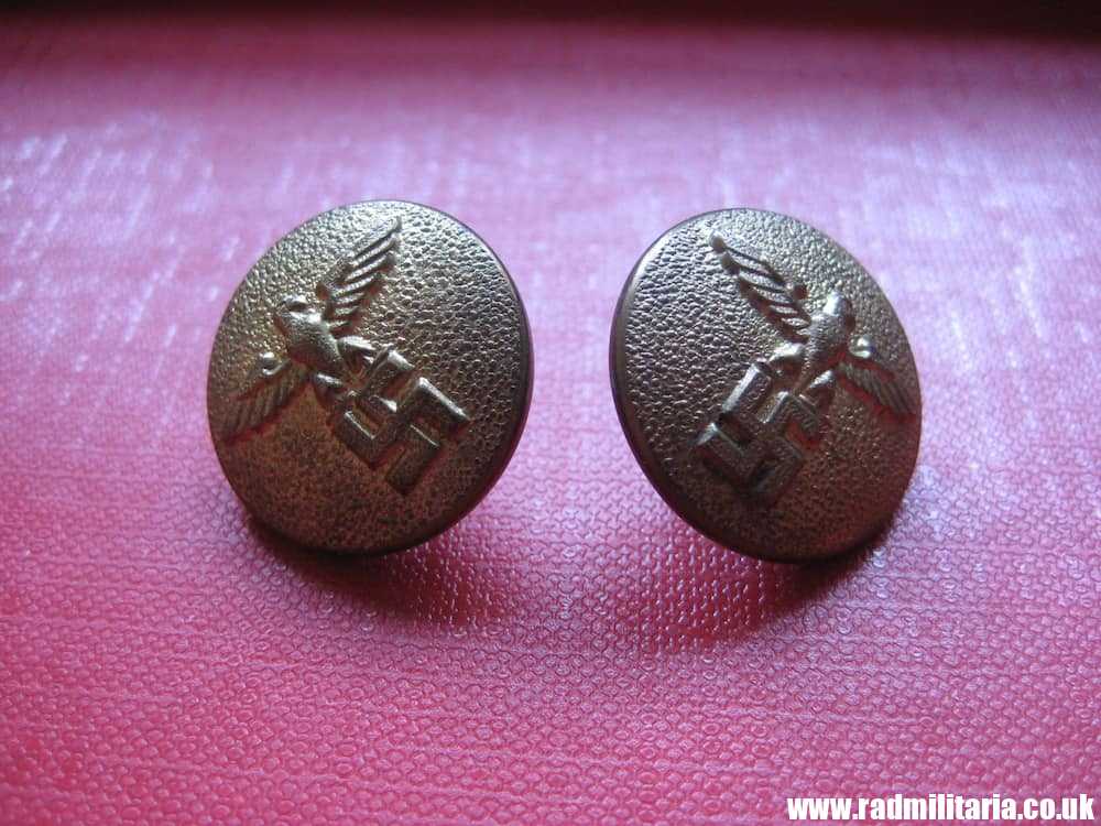 & WW2 PAIR of German NSDAP BUTTONS with eagle, RZM marks: RZM M5/164/24 - medium size. - Image 3