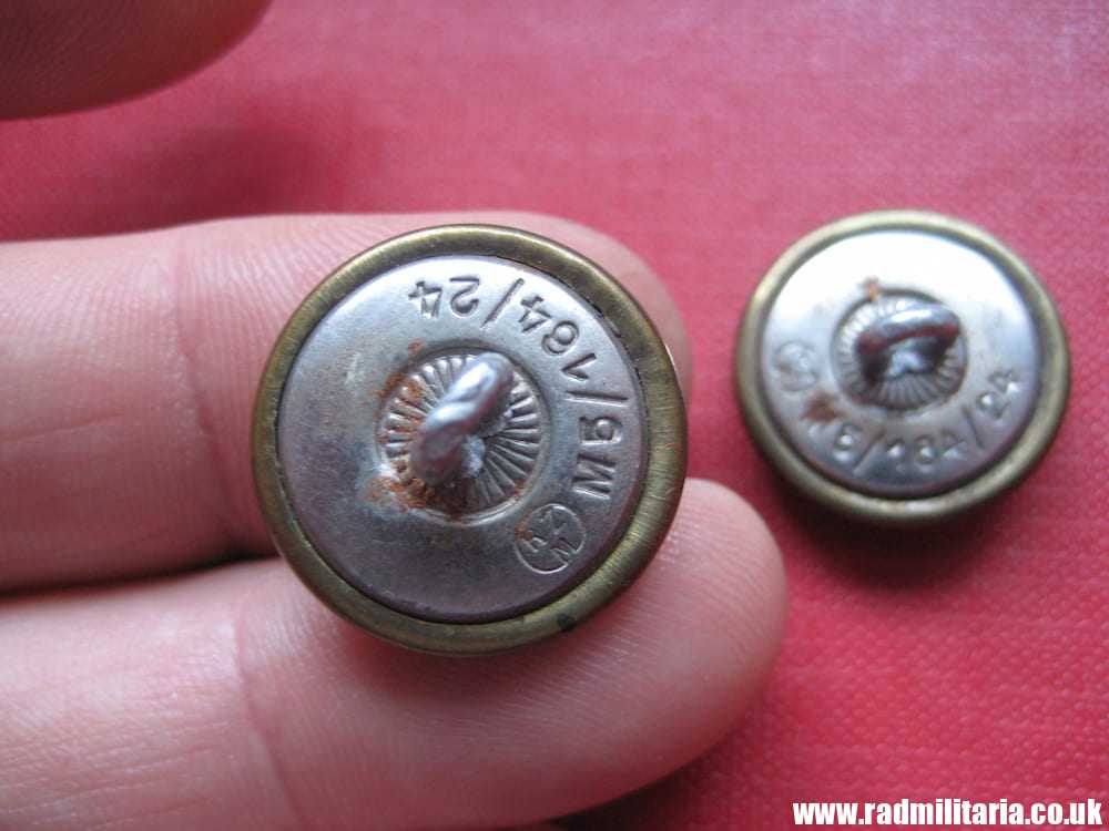 & WW2 PAIR of German NSDAP BUTTONS with eagle, RZM marks: RZM M5/164/24 - medium size. - Image 7