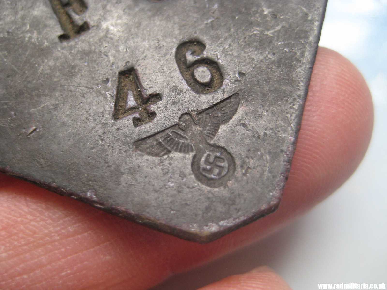 & unknown German DOG TAG with EAGLE - F.G. 46. FELD-GENDARMERIE ?? metal detecting. - Image 4