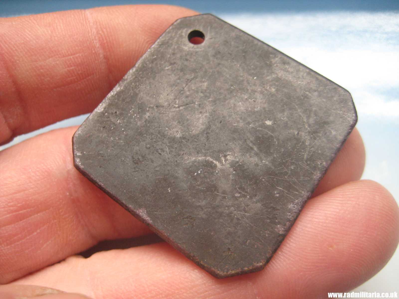& unknown German DOG TAG with EAGLE - F.G. 46. FELD-GENDARMERIE ?? metal detecting. - Image 6