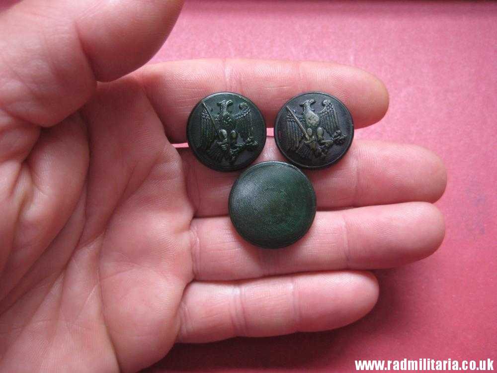 & WW2 German green BAKELIT BUTTONS with eagle - SET OF 3. rare !! - Image 3