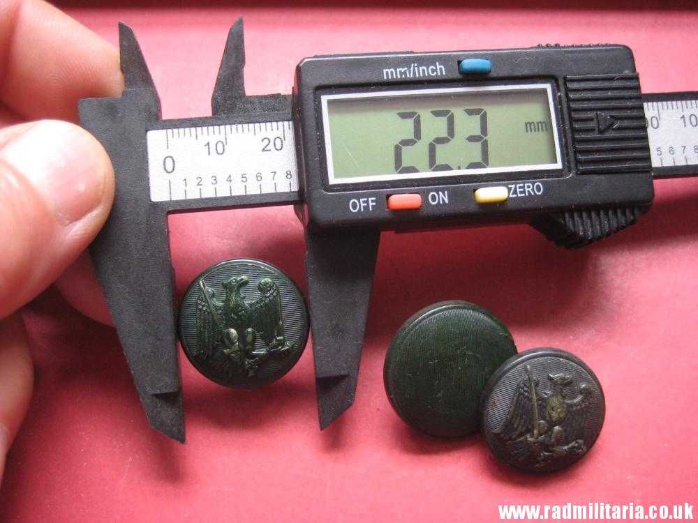 & WW2 German green BAKELIT BUTTONS with eagle - SET OF 3. rare !! - Image 10