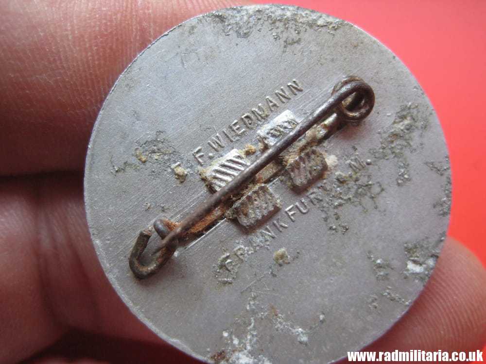 & WW2 nazi German 1938 HJ & BDM Day TINNIE BADGE with maker mark. - Image 4