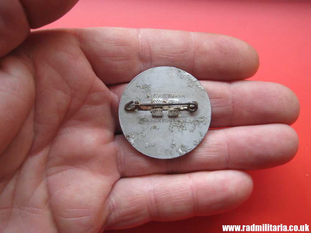 & WW2 nazi German 1938 HJ & BDM Day TINNIE BADGE with maker mark. - Image 5