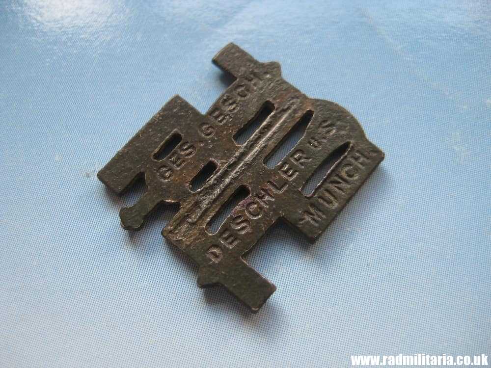 & WW2 original German BADGE - REICHSNAHRSTAND - RNST. Metal detecting find, maker: DESCHLER U. S. MUNCH. - Image 5