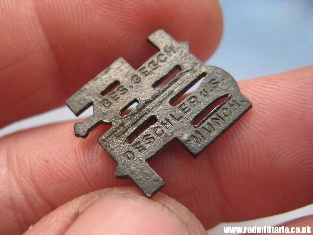 & WW2 original German BADGE - REICHSNAHRSTAND - RNST. Metal detecting find, maker: DESCHLER U. S. MUNCH. - Image 2
