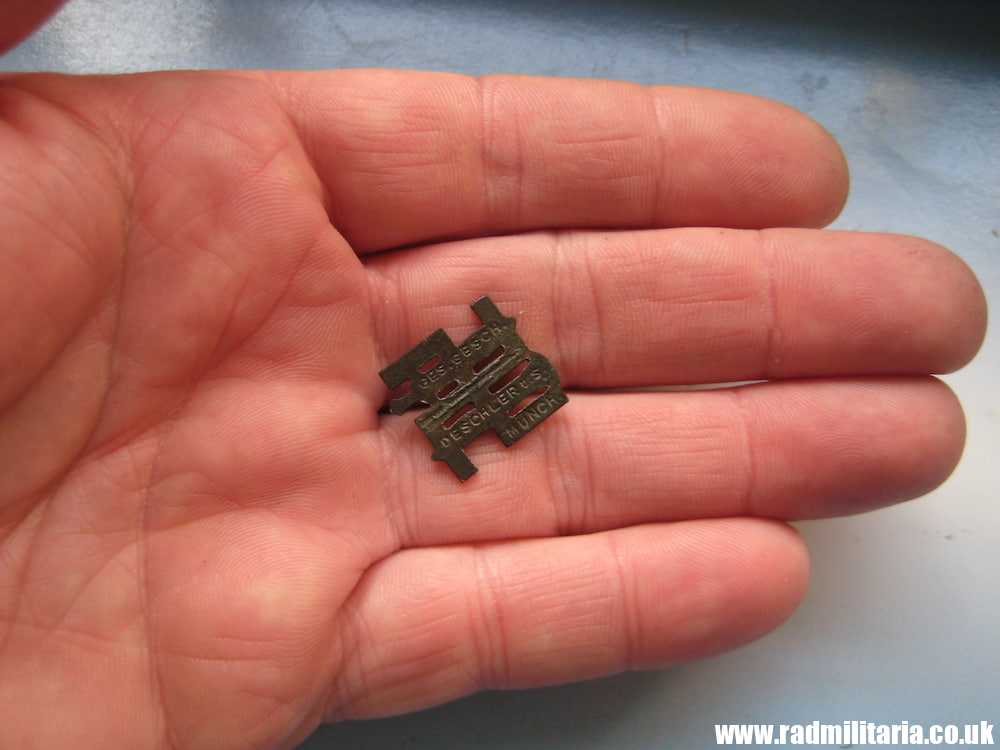 & WW2 original German BADGE - REICHSNAHRSTAND - RNST. Metal detecting find, maker: DESCHLER U. S. MUNCH. - Image 7