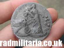 @@ WW2 GERMAN NAZI 1939 - WORKERS DAY - TINNIE BADGE