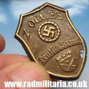 & WW2 original German TINNIE BADGE: Deutsch Krone (Walcz) 1933.