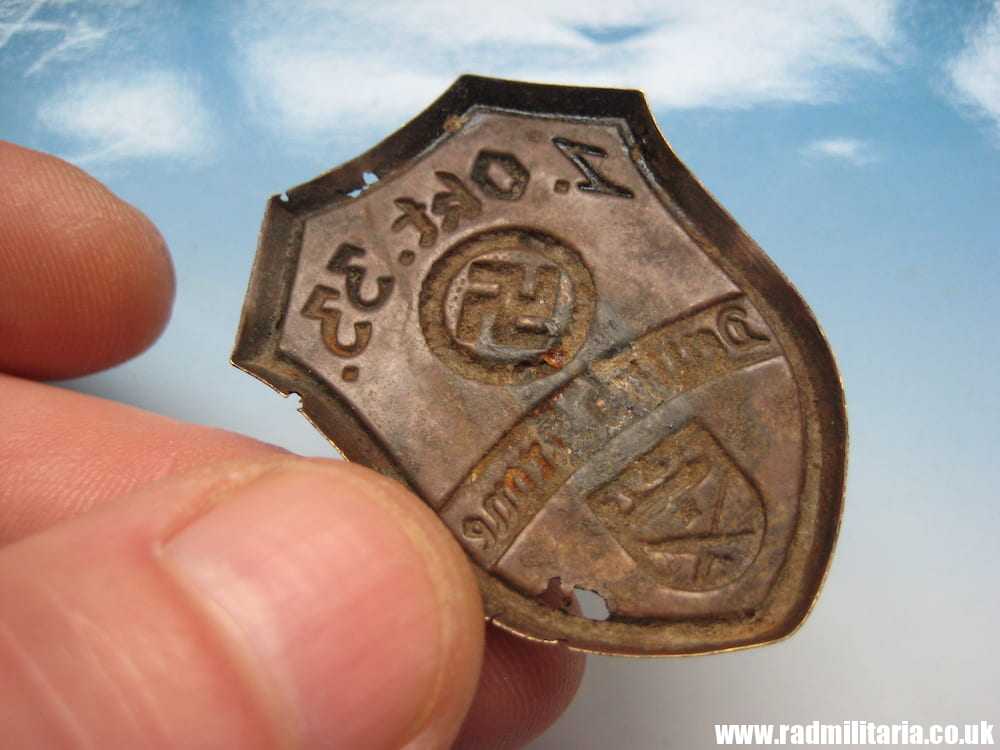 & WW2 original German TINNIE BADGE: Deutsch Krone (Walcz) 1933. - Image 4