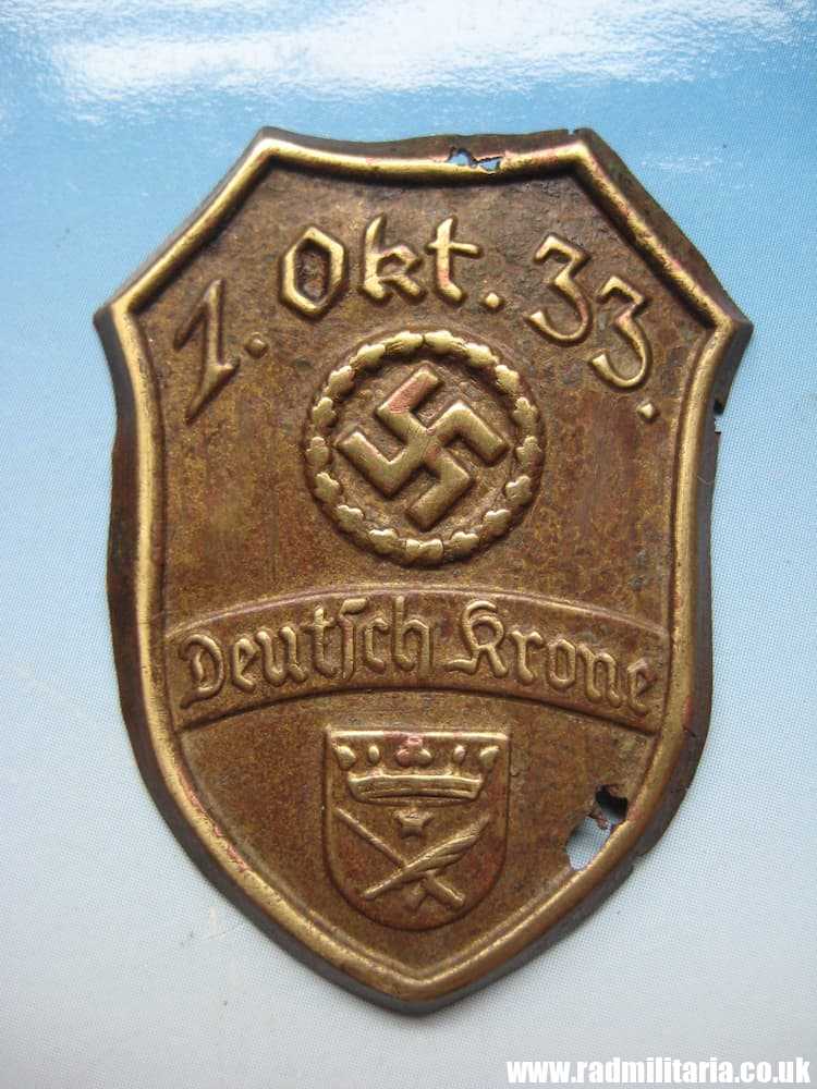 & WW2 original German TINNIE BADGE: Deutsch Krone (Walcz) 1933. - Image 13