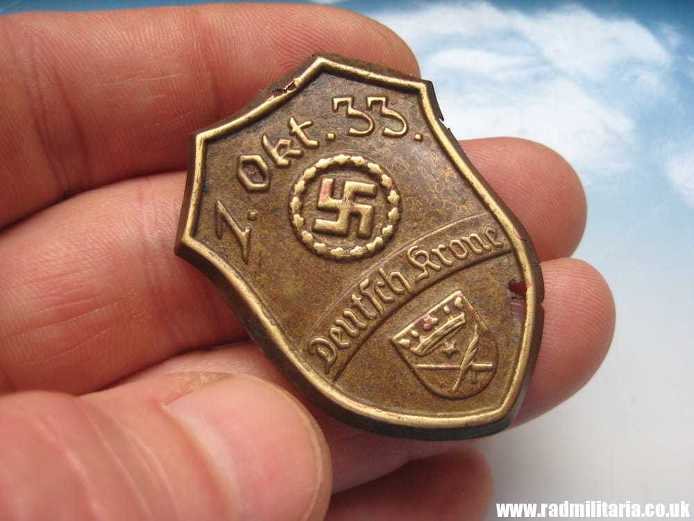 & WW2 original German TINNIE BADGE: Deutsch Krone (Walcz) 1933. - Image 6