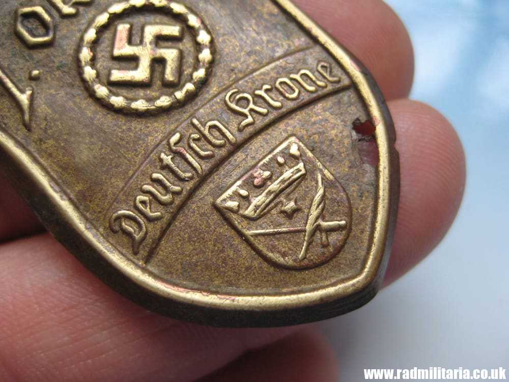 & WW2 original German TINNIE BADGE: Deutsch Krone (Walcz) 1933. - Image 7