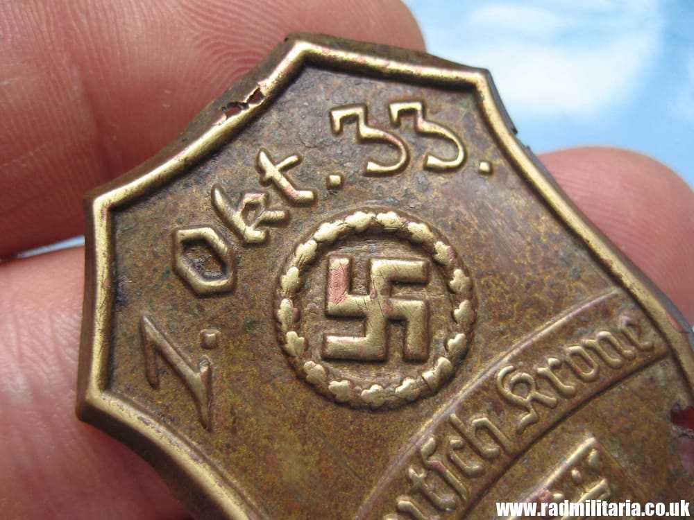 & WW2 original German TINNIE BADGE: Deutsch Krone (Walcz) 1933. - Image 8