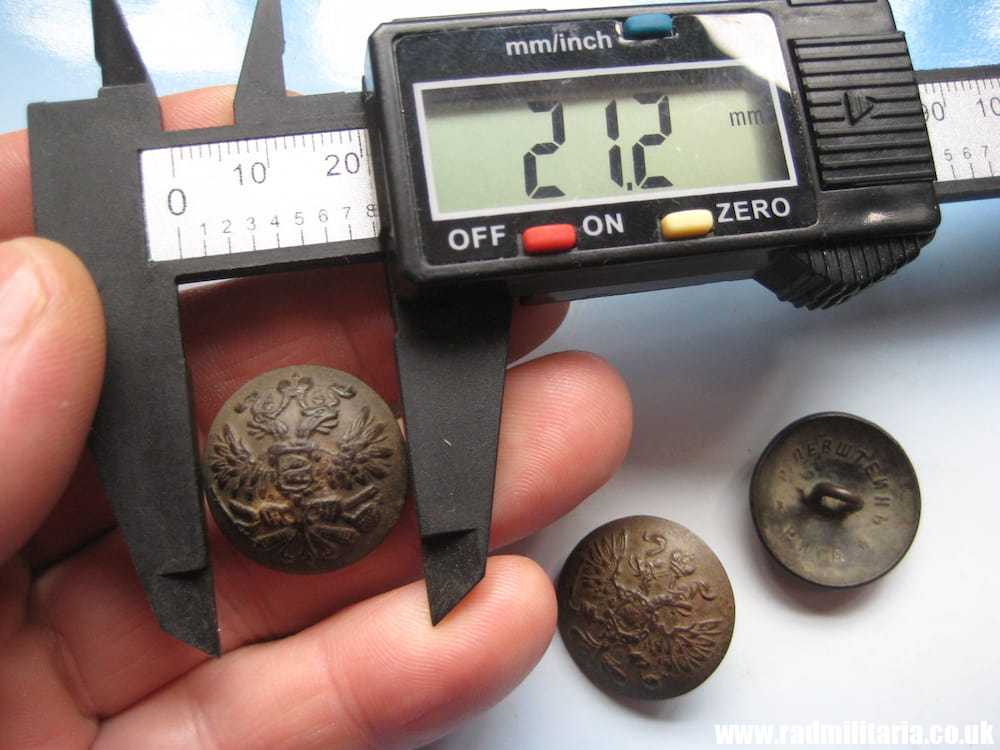 & WW1 Imperial Russia MILITARY BUTTONS from metal detecting SET of 3. - Image 8