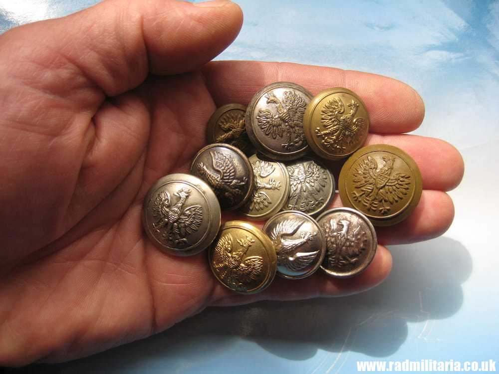 & WW2 Polish Army BUTTONS with Eagle SET OF 11 buttons - GENUINE (set no.14)