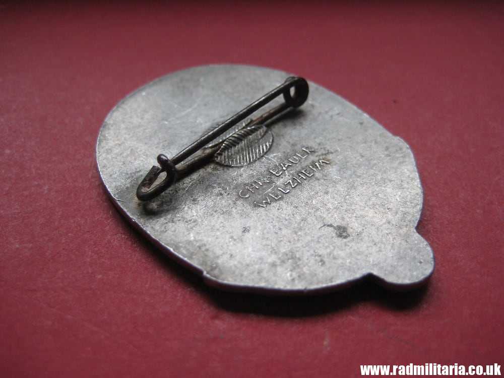 & WW2 original German TINNIE BADGE - Tag Der Arbeit 1935. by Chr. BAUER Welzheim. - Image 7
