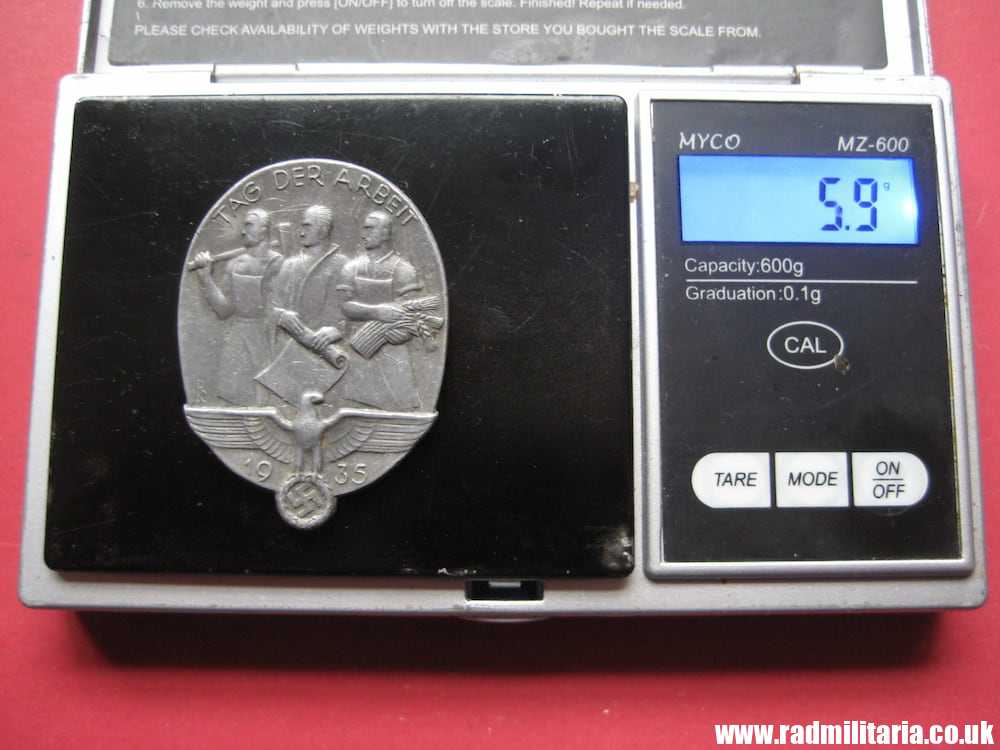 & WW2 original German TINNIE BADGE - Tag Der Arbeit 1935. by Chr. BAUER Welzheim. - Image 10