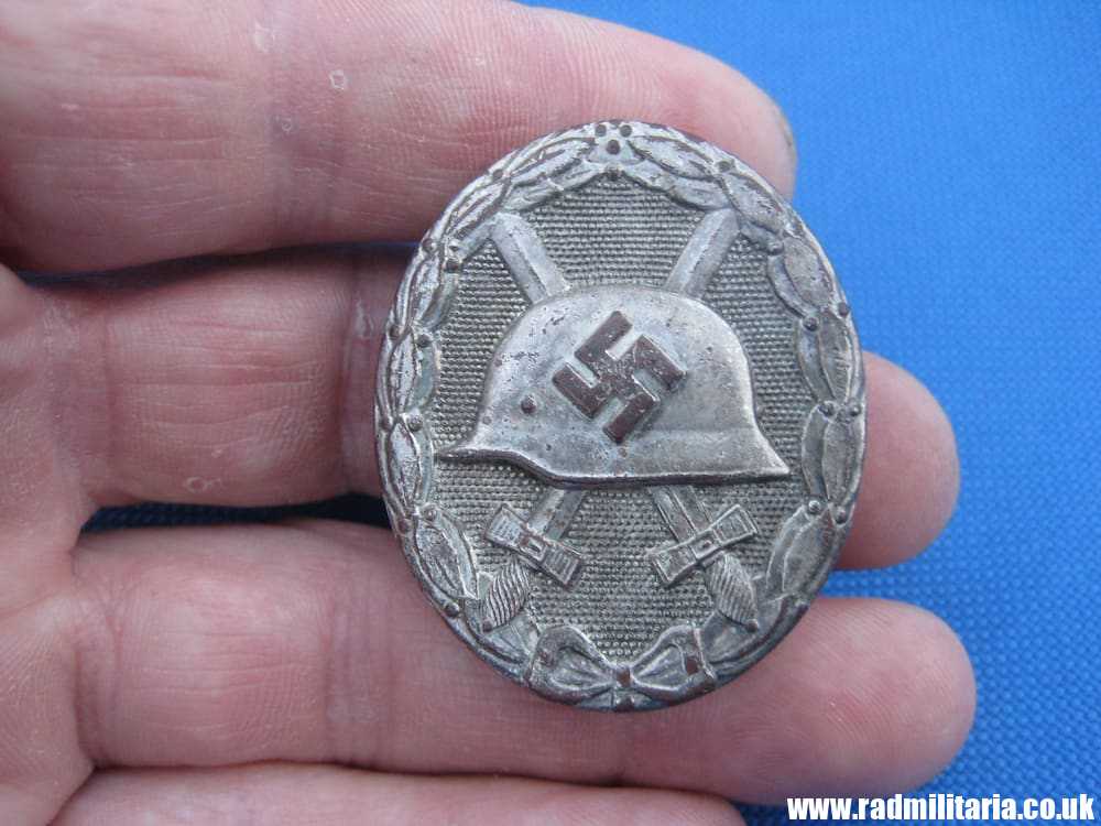 & WW2 original German WOUND BADGE SILVER CLASS - metal detecting find. - Image 2