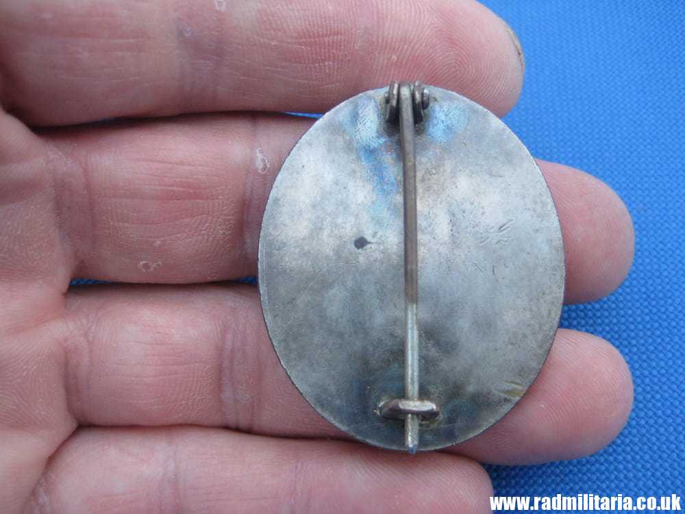 & WW2 original German WOUND BADGE SILVER CLASS - metal detecting find. - Image 3
