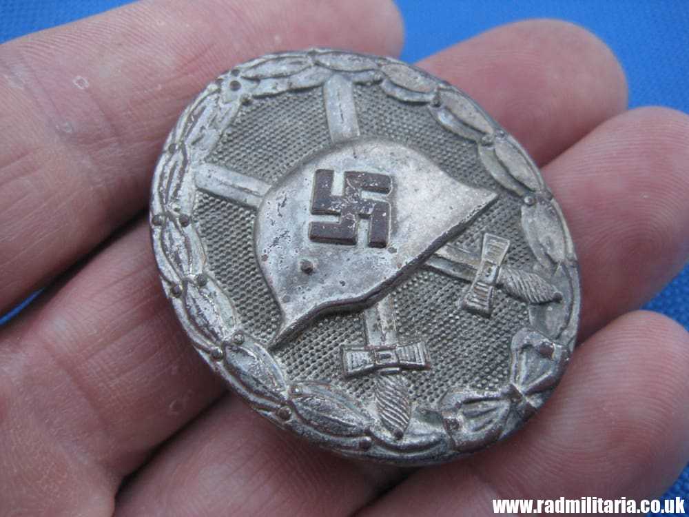 & WW2 original German WOUND BADGE SILVER CLASS - metal detecting find. - Image 7