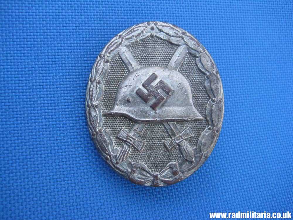 & WW2 original German WOUND BADGE SILVER CLASS - metal detecting find.