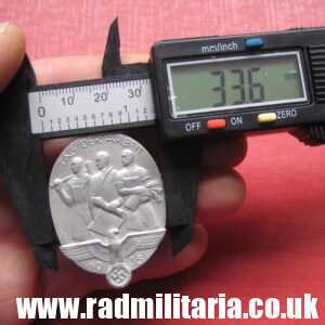 & WW2 original German TINNIE BADGE - Tag Der Arbeit 1935, maker: AD. SCHWERDT STUTTGART-S.