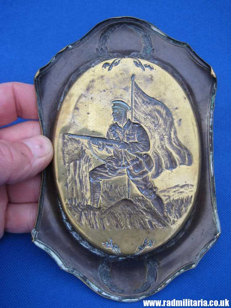 & WW1 original British PATRIOTIC TRAY made of brass. - Image 16