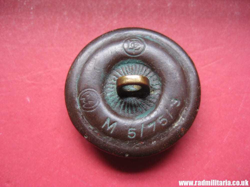 & WW2 German NSDAP plastic/bakelite BUTTON, marked: RZM M5/75/3 good used condition. - Image 3