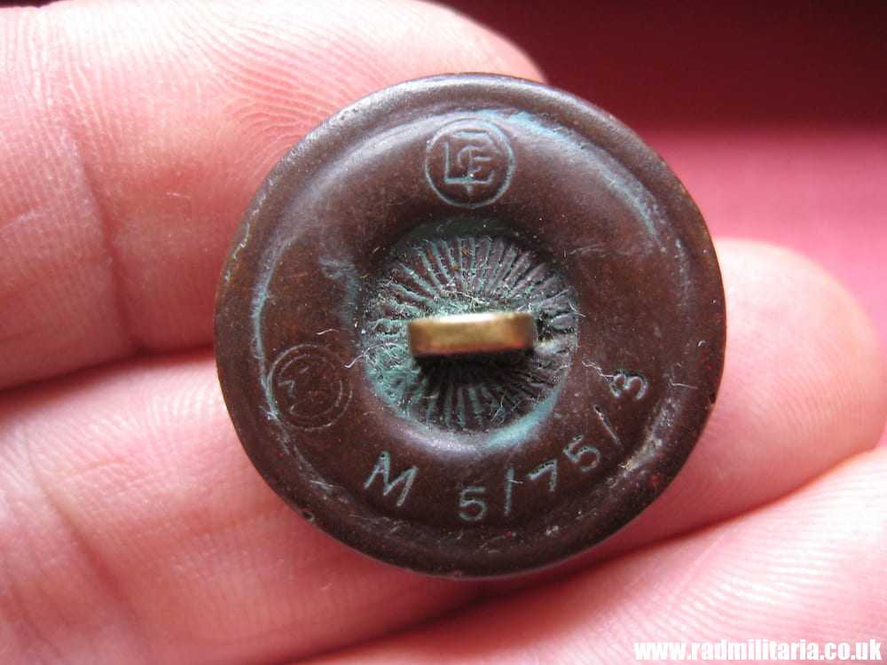 & WW2 German NSDAP plastic/bakelite BUTTON, marked: RZM M5/75/3 good used condition. - Image 4