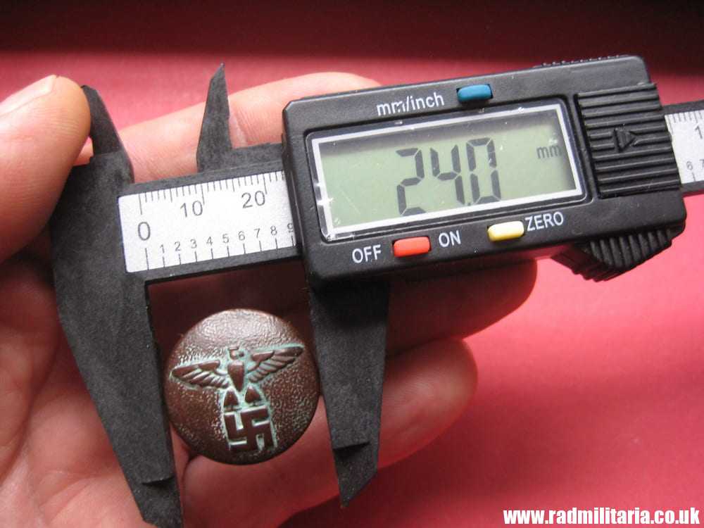 & WW2 German NSDAP plastic/bakelite BUTTON, marked: RZM M5/75/3 good used condition. - Image 7