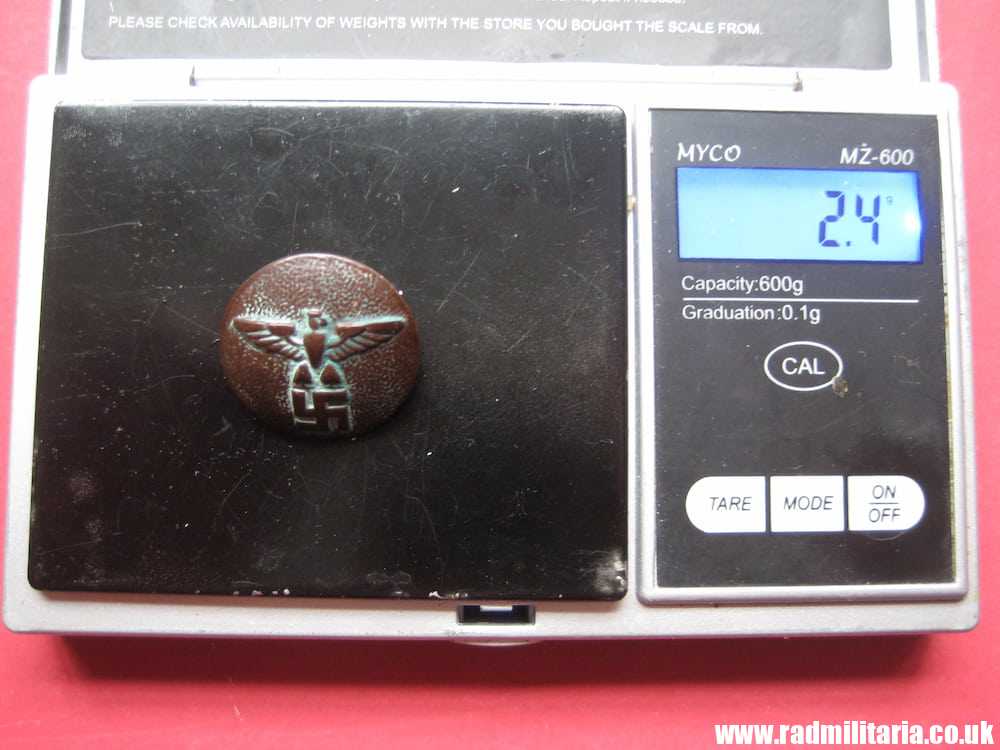 & WW2 German NSDAP plastic/bakelite BUTTON, marked: RZM M5/75/3 good used condition. - Image 8