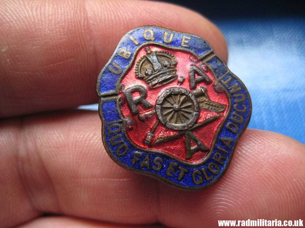 & WW1/WW2 British ENAMEL BADGE - Royal Artillery Association, maker: J.R. GAUNT London.