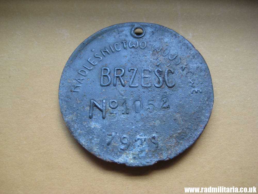 & WW2 1939 DOG TAG – DISC: NADLESNICTWO WOJSKOWE BRZESC No. 1052, 1939. - Image 2