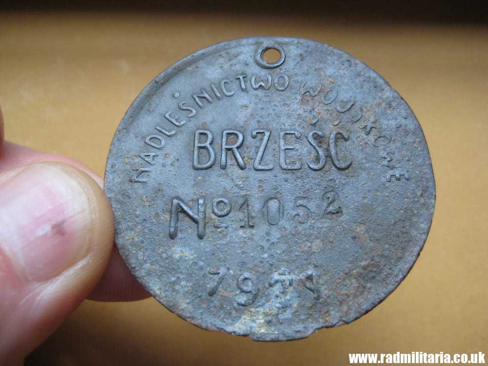 & WW2 1939 DOG TAG – DISC: NADLESNICTWO WOJSKOWE BRZESC No. 1052, 1939. - Image 10