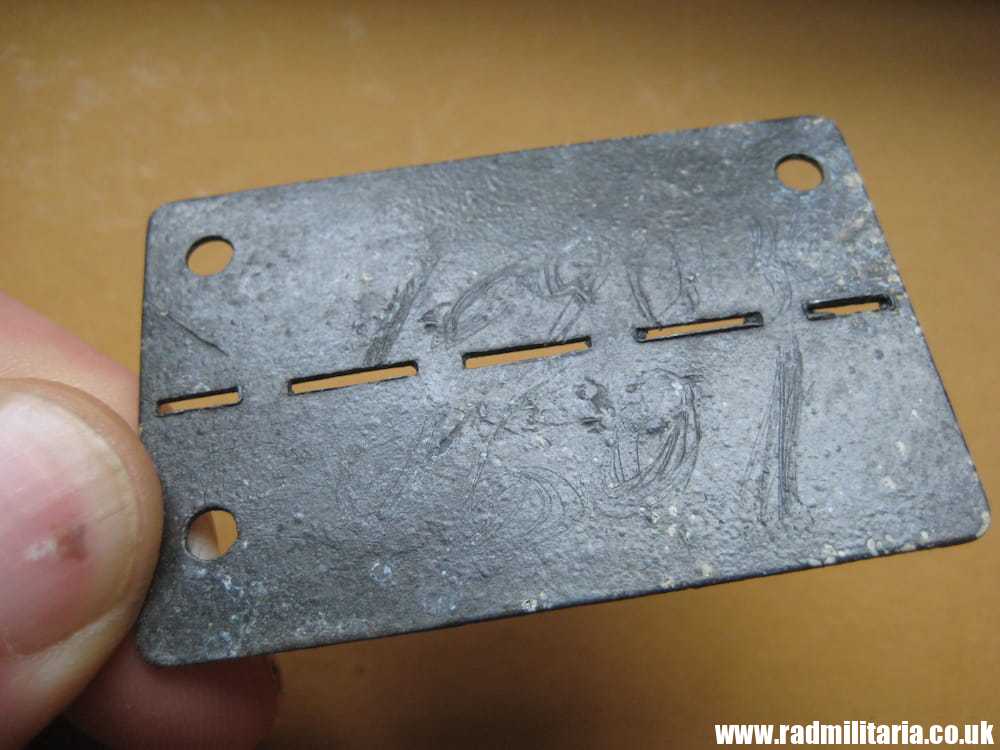 & WW2 original German POW DOG TAG – ID DISC: STALAG 326 (VI K) 162806, 709036. - Image 4
